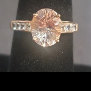 R321  10k Gold Morganite Solitaire Ring
